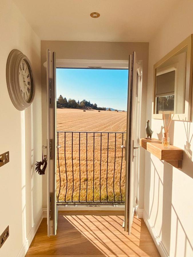 'wardlaw View' Luxury With Stunning View Apartment
